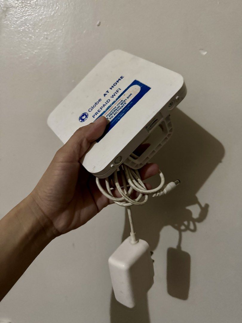 Globe At Home Prepaid WiFi (Category: Networking) located in Taguig. Submitted by mims_happycart (Listing ID 1429453651, Image 1). Description: Decluterring.