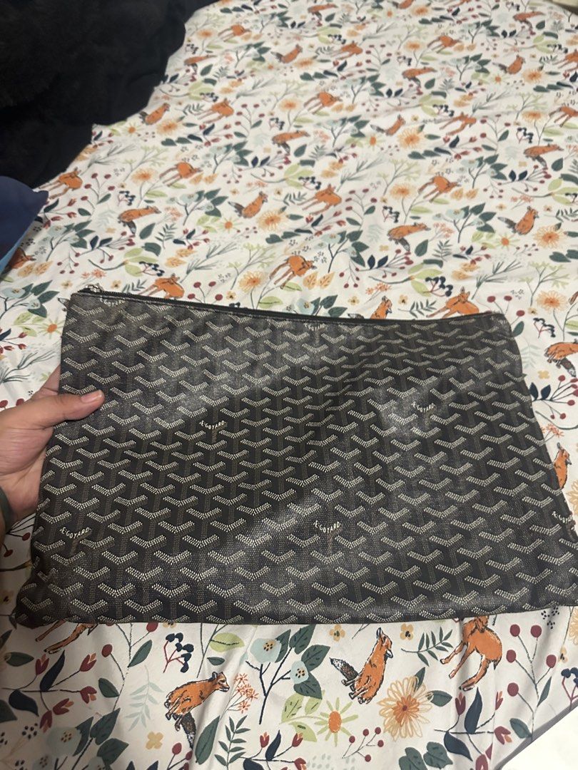 Goyard Senat Pouch (Category: Luxury Bags & Wallets) located in Batangas. Submitted by stelaboutique (Listing ID 1429373399, Image 1). Description: Thrifted, code was faded.