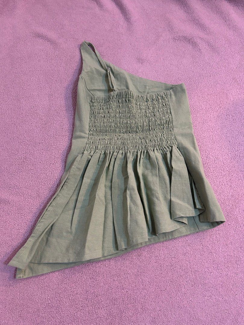 Green top (Category: Blouses) located in Quezon City. Submitted by hercee (Listing ID 1429387361, Image 2). Description: .