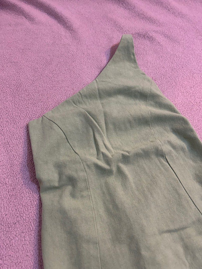 Green top (Category: Blouses) located in Quezon City. Submitted by hercee (Listing ID 1429387361, Image 3). Description: .