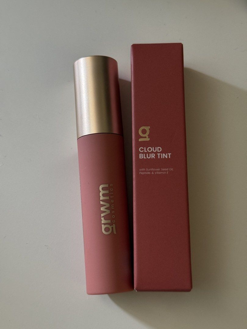 GRWM Cosmetics Cloud Blur Tint - Bloom (Category: Makeup) located in Manila. Submitted by stuffbyabby (Listing ID 1429378169, Image 1). Description: AVAILABLE AND LAST PRICE na. Low ballers will be ignored. If hindi afford, wag na mag inquire. Don’t waste time asking if available pa. It’s available as long as this post is not marked sold and interested buyers haven’t paid. RFS: Don’t like the color on me Swatched only Left shade on 3rd pic Once y
