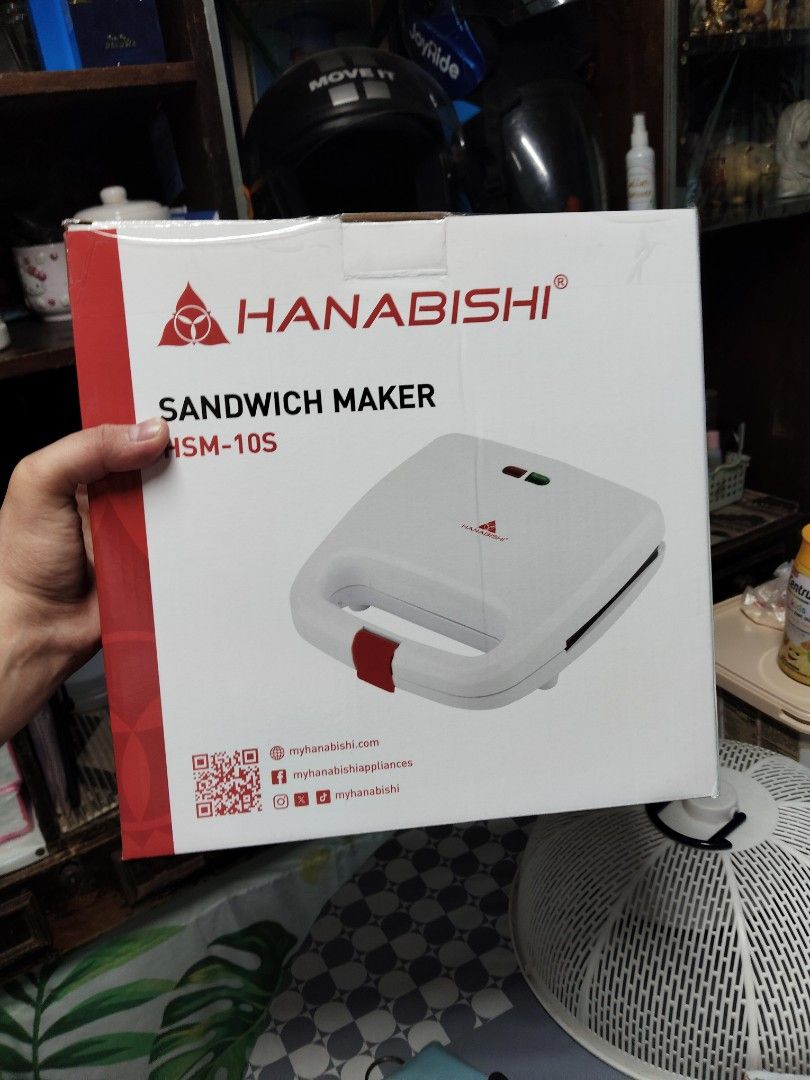Hanabishi Sandwich Maker HSM-10S (Category: Other Kitchen Appliances) located in Paranaque City. Submitted by yhanneeengg (Listing ID 1429354996, Image 1). Description: brandnew sealed 650 sa sure buyer.