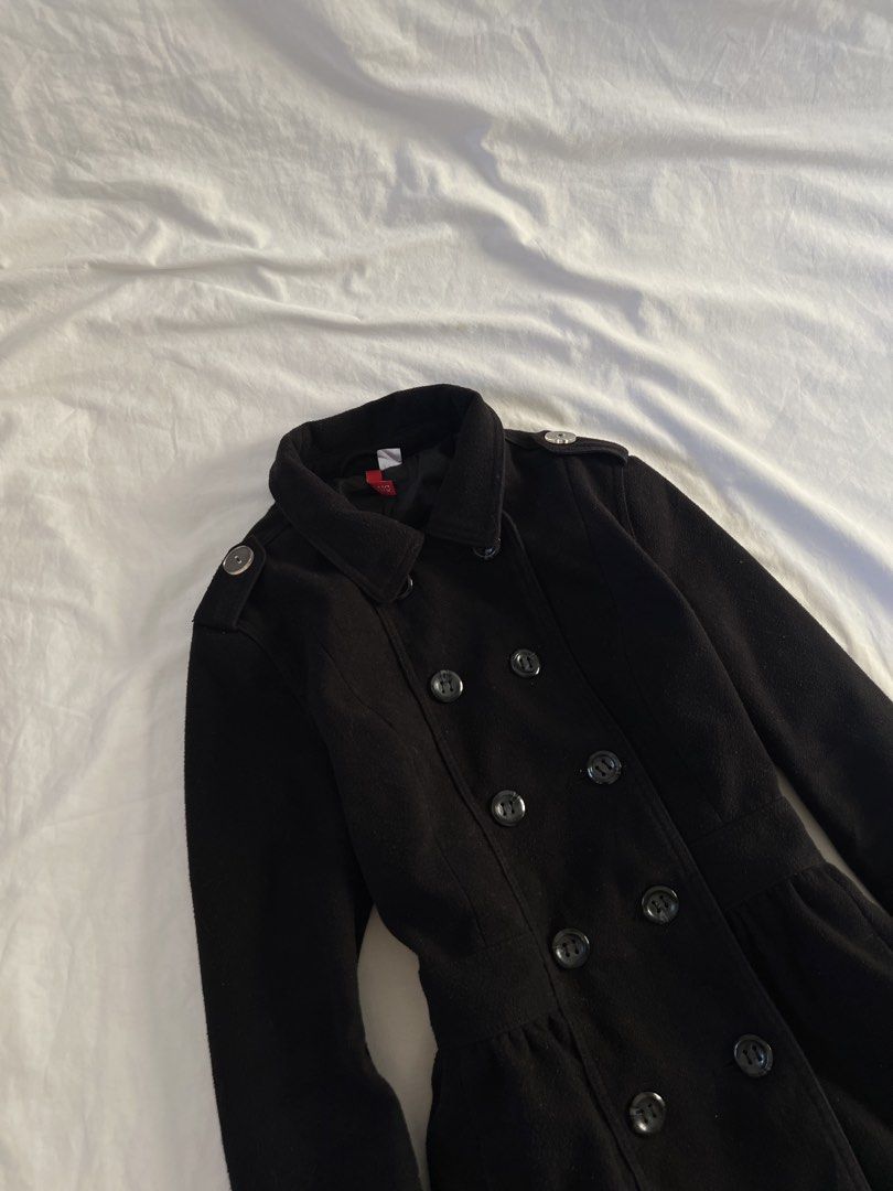 H&M Black Double-Breasted Coat (Category: Coats, Jackets and Outerwear) located in Muntinlupa City. Submitted by rare.hun_thrift (Listing ID 1429350215, Image 3). Description: DIVIDED by H.&M DOUBLE BREASTED PEACOAT size small to semi medium • L 26.5 ALMOST B NEW • 100/100 GOOD CONDITION!! Excellent & high quality fabric • No flawsl HARD FAVEEEE! PRETTTY SO MUCH!! 🖤☕️🐝🐞 MAKAPAL & COMFY! MALAMIG SA BALAT YUNG INNER FABRIC :> PERFECT FOR WINTER 
