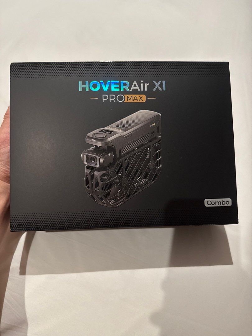 Hover Pro Max (Category: Drones) located in Singapore. Submitted by chapbalangs (Listing ID 1429502417, Image 2). Description: Hover Pro Max (Full battery set) - AI enabled drone with many modes such as ‘follow me’ , ‘birds eye’. optimal for beginners to intermediate drone flyers! - Retail Price from Hover website $1680 - Open to nego / Used a few times only ( letting go this as spare set) Bundle box comes with: - Charging hub - Spare battery x2 