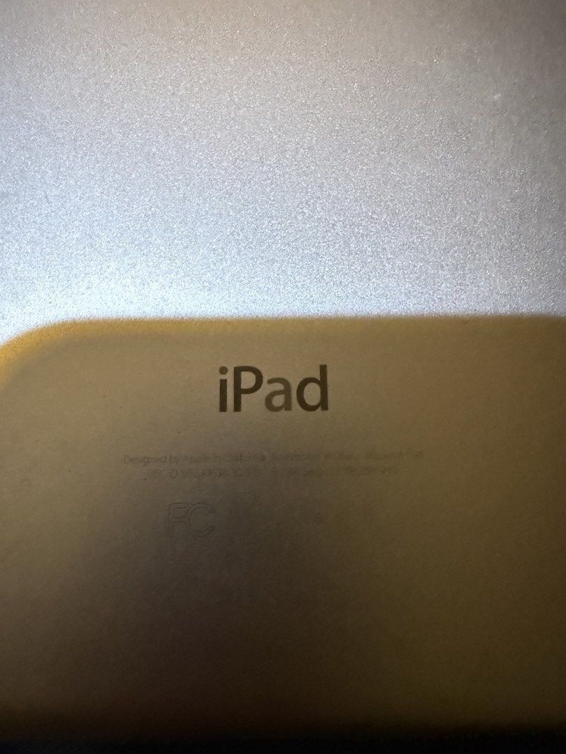IPAD MINI 4 (Category: iPad) located in Shah Alam. Submitted by thedonuts.co (Listing ID 1429478337, Image 3). Description: Selling my Apple iPad. Still working perfectly, suitable for study, browsing, YouTube, and light gaming. Ipad only no box and charger .
