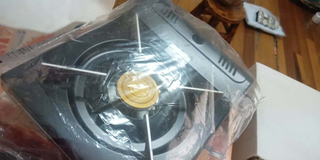 (LP)- Iwatani Butane Stove (Category: Cookers) located in Antipolo. Submitted by queens.collections (Listing ID 1429482686, Image 2). Description: ETA TBA skukl330268xx.