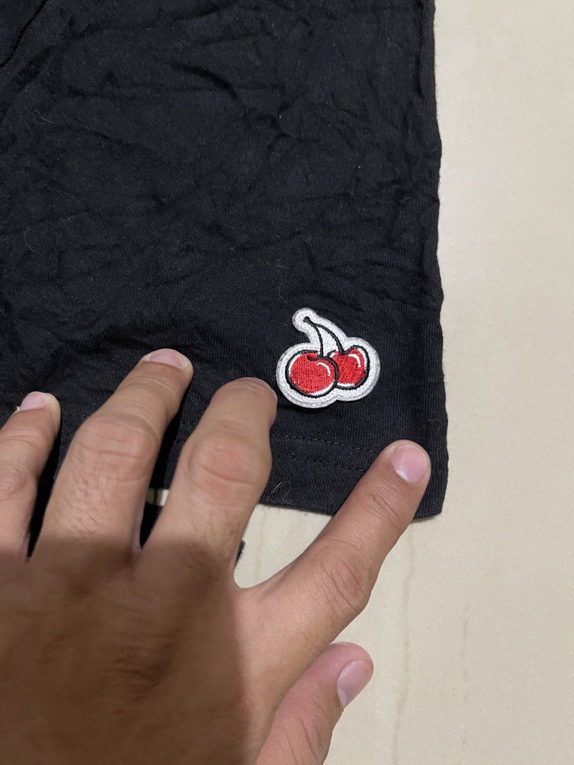 Kirsh Black T-shirt (Category: Tshirts & Polo Shirts ) located in Manila. Submitted by stuzzygod (Listing ID 1429495058, Image 2). Description: Kirsh 🍒 Dimes 20*27 Size Small Good condition Color rate 9/10 No issue.