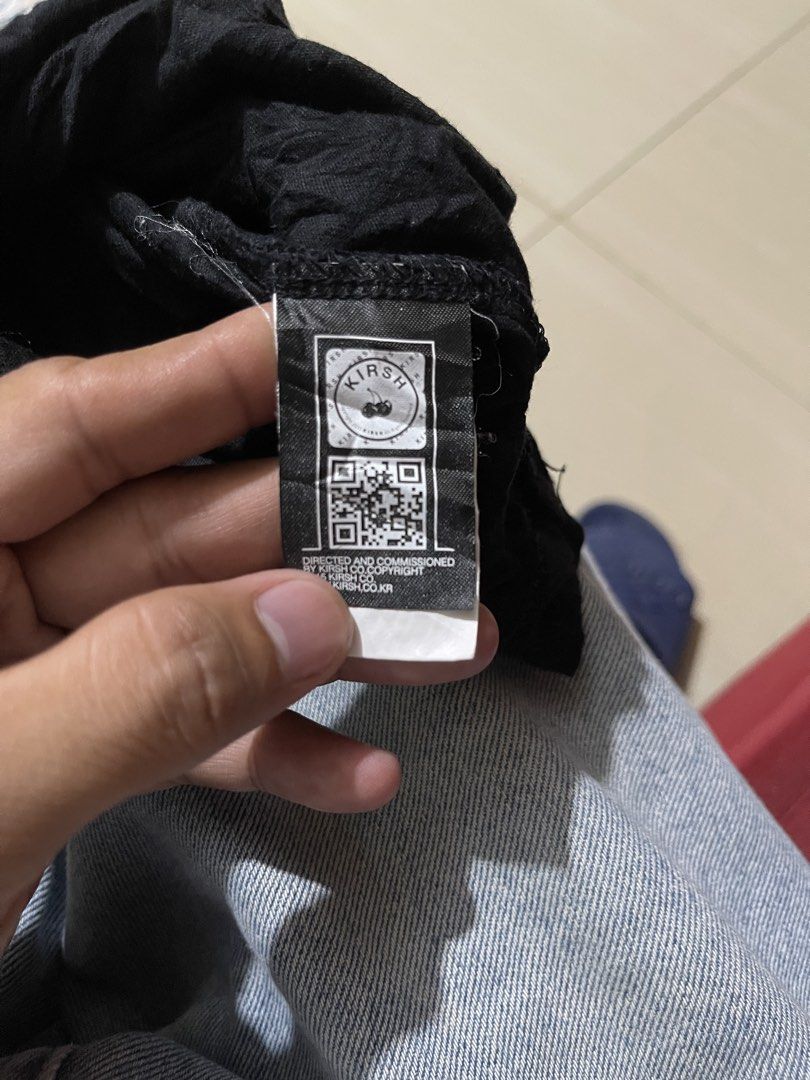 Kirsh Black T-shirt (Category: Tshirts & Polo Shirts ) located in Manila. Submitted by stuzzygod (Listing ID 1429495058, Image 3). Description: Kirsh 🍒 Dimes 20*27 Size Small Good condition Color rate 9/10 No issue.