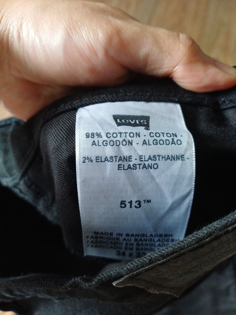 (L/34) Levi's 513 Black Jeans (Category: Jeans) located in San Mateo. Submitted by misskay.94 (Listing ID 1429398429, Image 3). Description: .