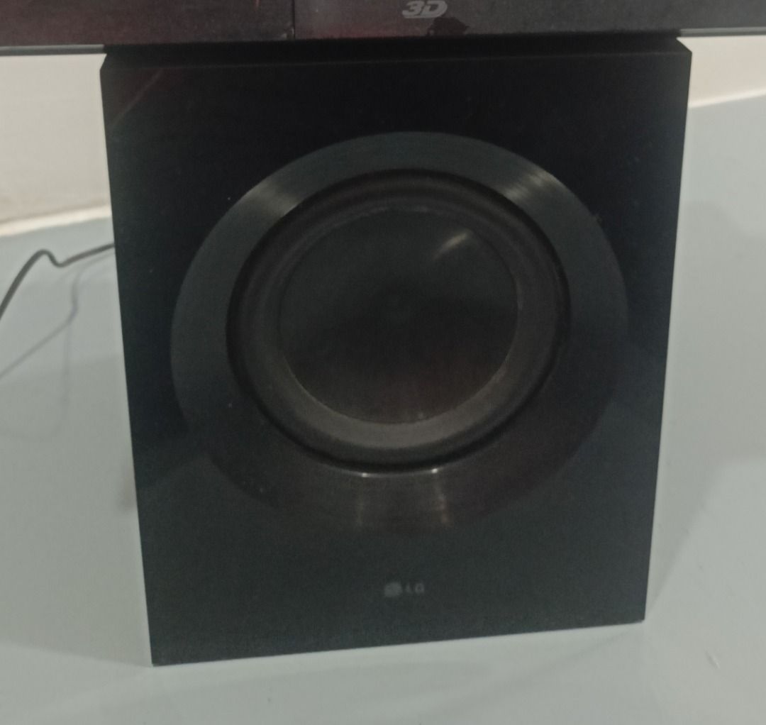 LG Subwoofer wired