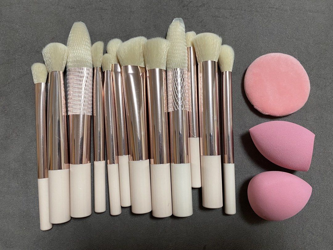Maange 15 PCS Make Up Brushes (Category: Makeup) located in Cainta. Submitted by ennarrivera. (Listing ID 1429381764, Image 3). Description: 15pcs Makeup Brush Set, Including Powder Brush, Blush Brush, Highlighter Brush, Eyeshadow Brush, Lash Brush, Eyeliner Brush, Angled Makeup Sponge, Round Makeup Sponge, Round Powder Puff, Triangle Powder Puff, Triangle Makeup Sponge For Loose Powder, Liquid Foundation Mixing Makeup Sponge, Beauty Makeup Tools