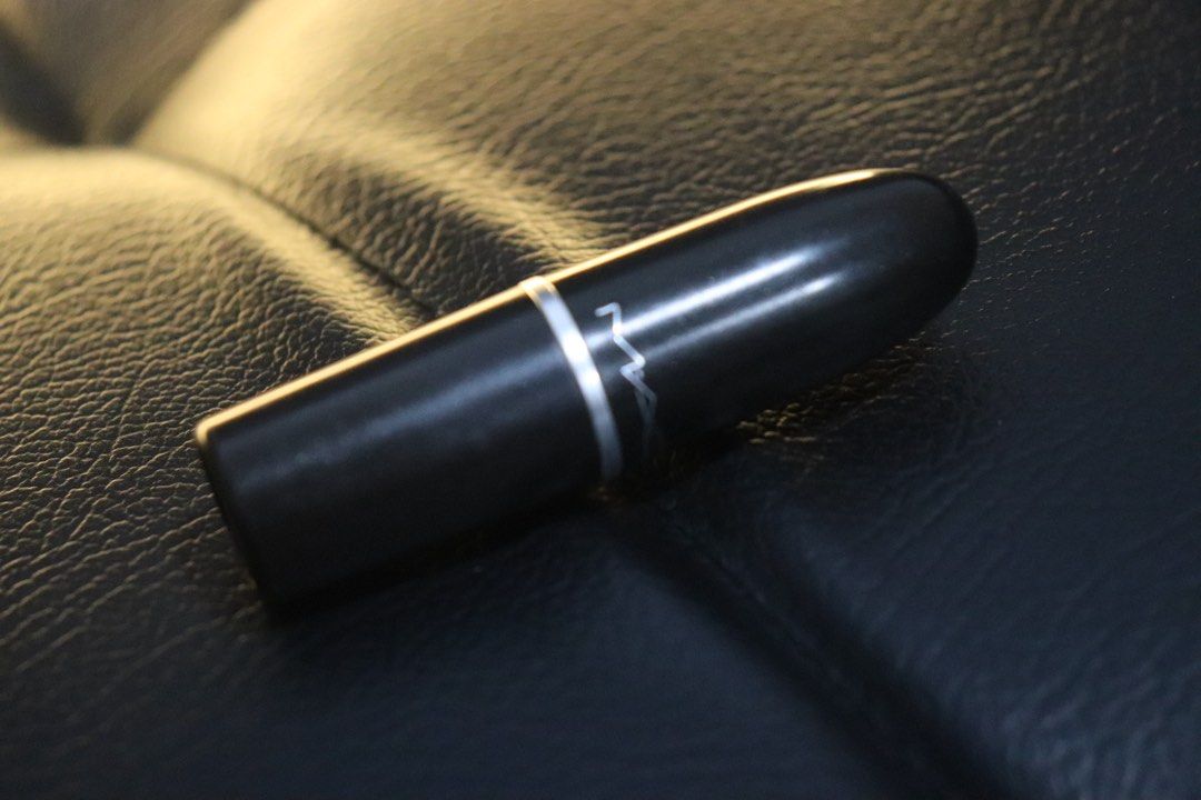 MAC Lippies Bundle - Russian Red & PDA (Category: Makeup) located in Quezon City. Submitted by thecuratedcollective (Listing ID 1429365191, Image 1). Description: MAC lippies both bought in PH on October 2025 Shades: Russian Red (Matte) 90% left PDA (lustreglass) 80% left Originally priced for P1250 each Selling for bundle ONLY. Negotiable but NO LOWBALLING.