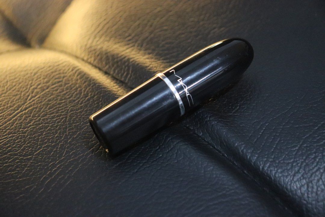 MAC Lippies Bundle - Russian Red & PDA (Category: Makeup) located in Quezon City. Submitted by thecuratedcollective (Listing ID 1429365191, Image 3). Description: MAC lippies both bought in PH on October 2025 Shades: Russian Red (Matte) 90% left PDA (lustreglass) 80% left Originally priced for P1250 each Selling for bundle ONLY. Negotiable but NO LOWBALLING.