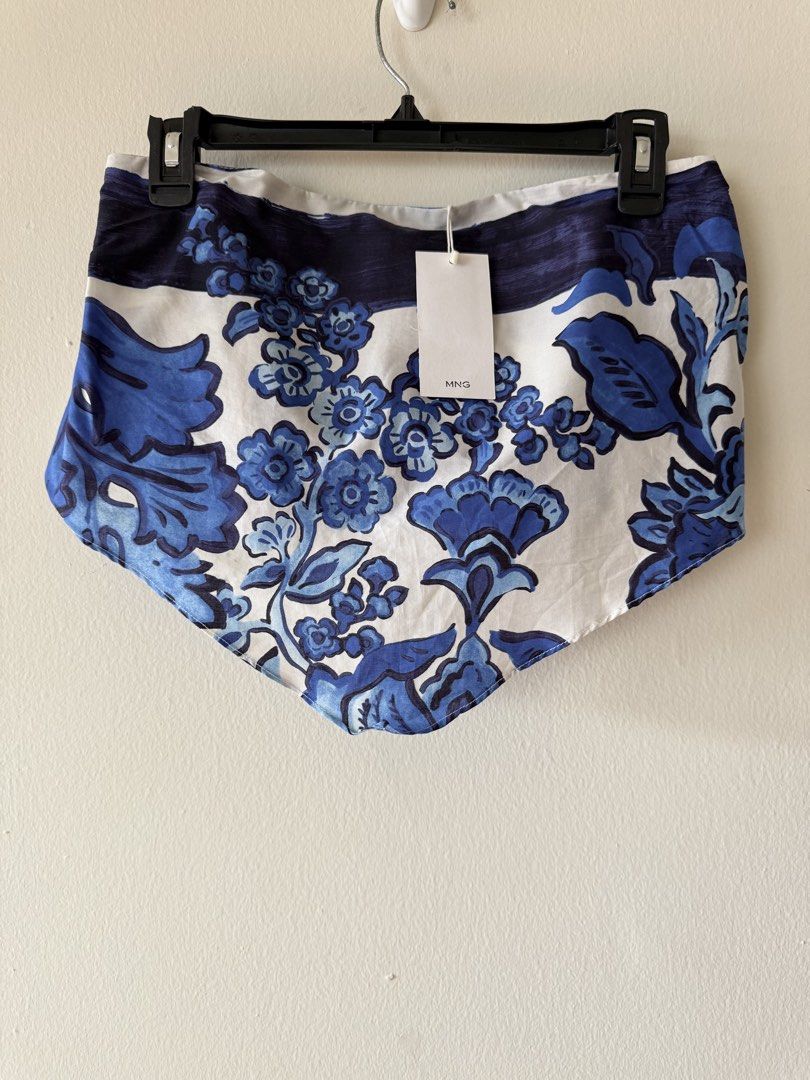 MANGO Floral Print Top and Shorts Set (Category: Sets or Coordinates) located in Cebu City. Submitted by lace.heart (Listing ID 1429408439, Image 1). Description: .