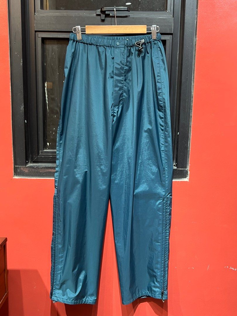 Montbell Dry-tec UL Rain Pants (Category: Joggers) located in Angeles City. Submitted by rarijawnz (Listing ID 1429425348, Image 1). Description: Montbell Dry-tec UL Rain Pants Adjustable waist 28-35 Lenght 40 / Leg opening 8.