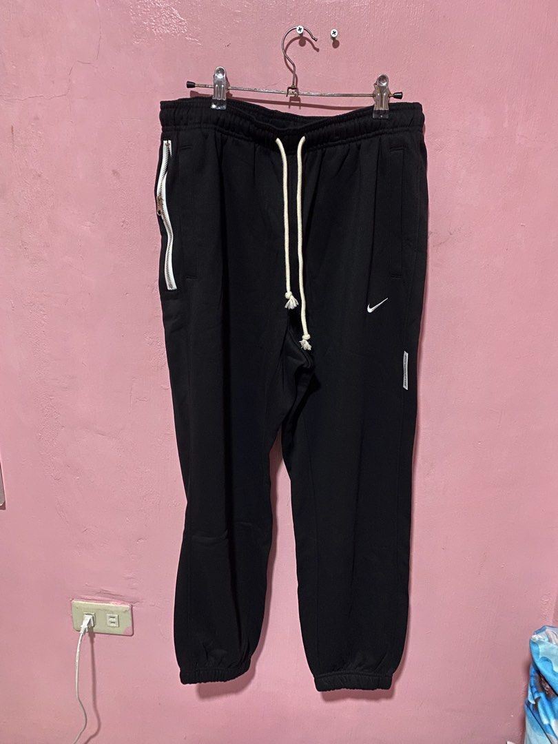 Nike Standard Issue Dri-FIT Pants XL (Category: Joggers) located in Las Pinas. Submitted by yonsistuff (Listing ID 1429345712, Image 1). Description: Nike Standard Issue Dri-FIT Pants XL Brand New Complete with Tags XL Las Pinas.