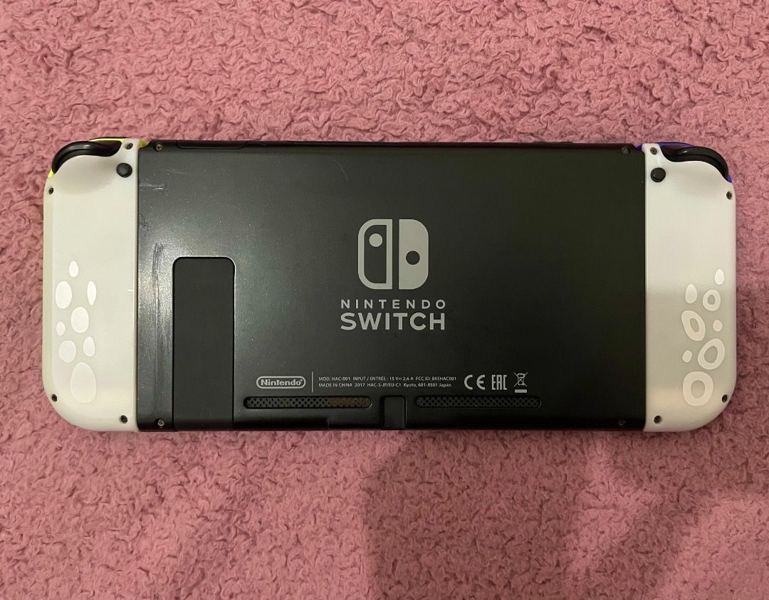 Nintendo Switch V1 Jailbreak (Category: Nintendo) located in Angono. Submitted by pricefield4ever (Listing ID 1429422326, Image 2). Description: Nintendo Switch V1 Unpatched JB w/ Box • 128GB (with games) • 9.5/10 condition smooth body • With tempered glass • No issues • Pristine Condition Swap: offer nalang COP or pick up 📩 PM if interested.
