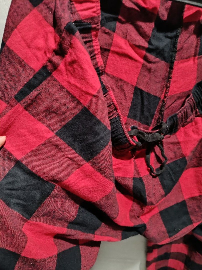 Old Navy Red Plaid Pajama Pants XL (Category: Other Bottoms) located in Subic. Submitted by yssacollection (Listing ID 1429493968, Image 3). Description: Old Navy pajama pants in a red and black plaid pattern. Features an elastic waistband with a drawstring. The size is XL. The pants appear to be made of a soft, comfortable fabric, perfect for lounging. The pants have a relaxed fit..