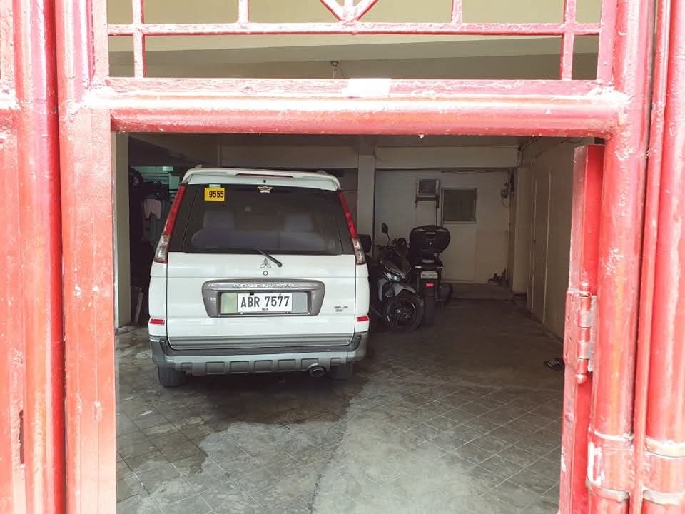 Pandacan Property (Category: House & Lot) located in Caloocan City. Submitted by palomariajason-92863 (Listing ID 1429408509, Image 3). Description: RUSH HOUSE AND LOT FOR SALE!!! 3 storey Building with a beautiful rooftop and a good view at Manila Selling (negotiable). Lot area: 176.60 sqm Floor Area: approx 506.25 sqm Can fit 4 car garage 6 total BR (4 rooms in 2nd floor) 5 total BR (4 rooms in 3rd floor) Zoning: High Density Residential Mixed 