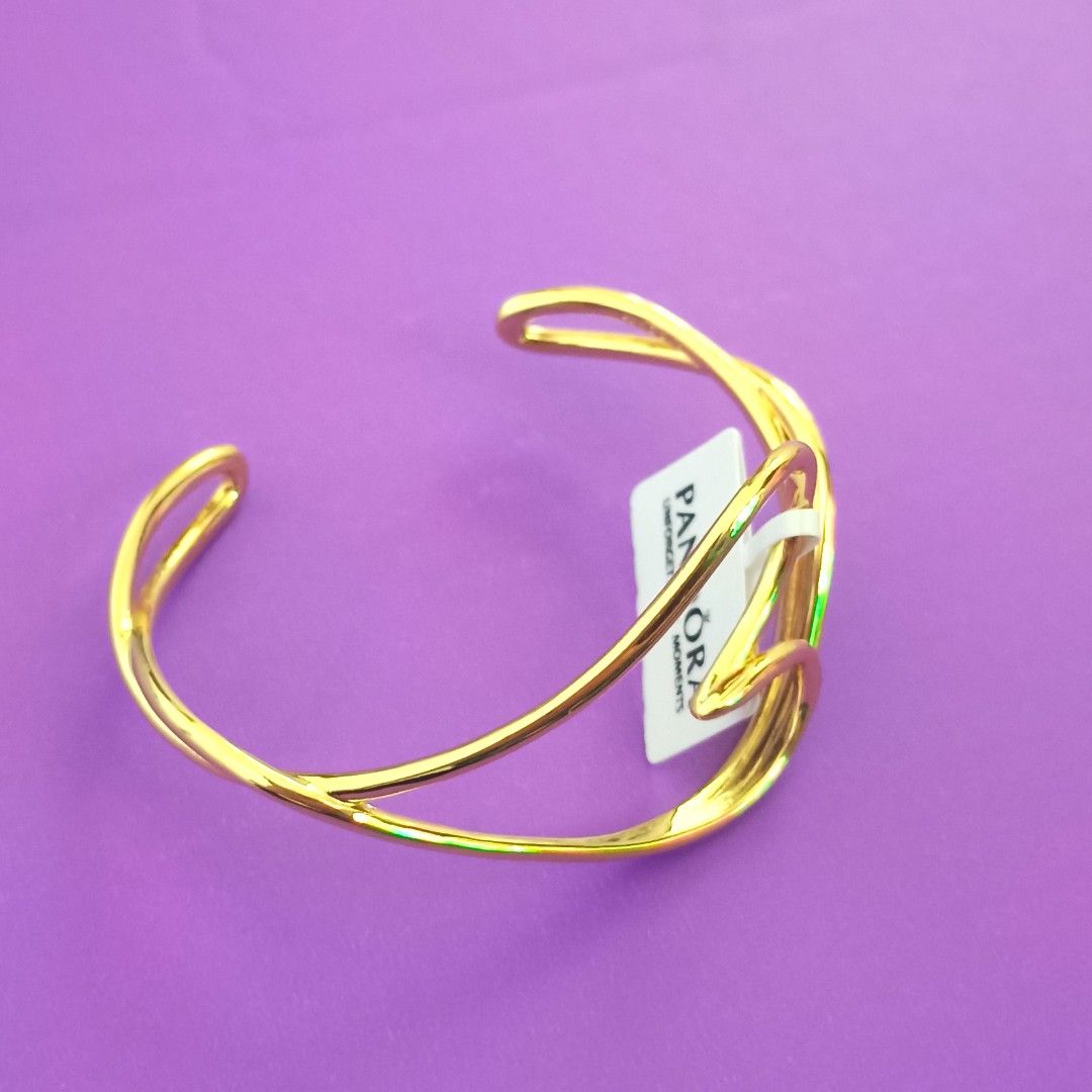 Pandora Gold-Tone Open Bangle Organically hearty (Category: Bracelets) located in Santa Rosa. Submitted by love.jewels (Listing ID 1429490585, Image 2). Description: ALL ITEMS ARE NEGOTIABLE, YOU ARE FREE TO MAKE AN OFFER, I. WILL GIVE YOU THE BEST PRICE 😍 ALL BRANDNEW NOT PRELOVED NOT SECOND-HAND FROM FACTORY FOR BRACELET 16-21 CM AVAILABLE SIZES FOR RING 5-10 AVAILABLE SIZE.