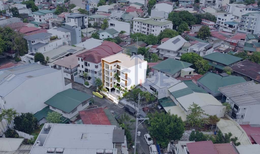Kapitolyo Pasig Lot for Sale (Category: Lot) located in Pasig City. Submitted by upsidephilippines (Listing ID 1429387726, Image 2). Description: Kapitolyo Pasig | 324 sqm Prime Lot (11.6m Frontage | R2 Zoning) • Lot Area: 324 sqm • Frontage: 11.6 meters • Zoning: R2 (Residential) • Approx. Price: ₱120,000/sqm • Inclusive of CGT, PF • With existing structure (for teardown) Why this stands out: • Ideal for duplex or multi-unit residential build (R