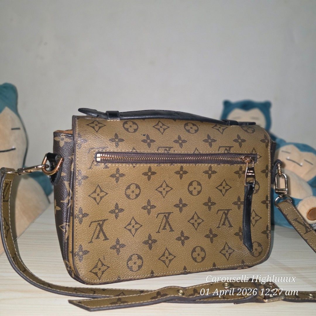 Louis Vuitton Pochette Metis Monogram (Category: Luxury Bags & Wallets) located in Pasay City. Submitted by highluuux (Listing ID 1429350636, Image 3). Description: - Preloved LV messenger/shoulder bag. - Can fit my 11 inch Galaxy Tablet but a little bit tight. - with minimal flaws on the hardwares and leather but negligible..