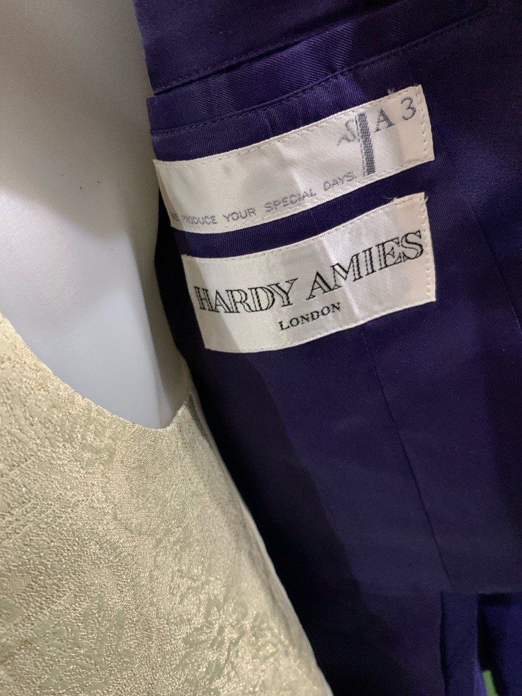 purple 3-piece tuxedo tailcoat set (Category: Sets & Coordinates) located in Angeles City. Submitted by jnwsurplus (Listing ID 1429417689, Image 3). Description: purple 3-piece tuxedo tailcoat set pm for dimes add SF.
