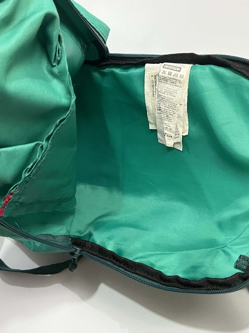 Quechua Backpack ARPENAZ 10liters (Category: Backpacks) located in Tacloban City. Submitted by crazyforu (Listing ID 1429398345, Image 2). Description: 10 liters No issue HMU📩.