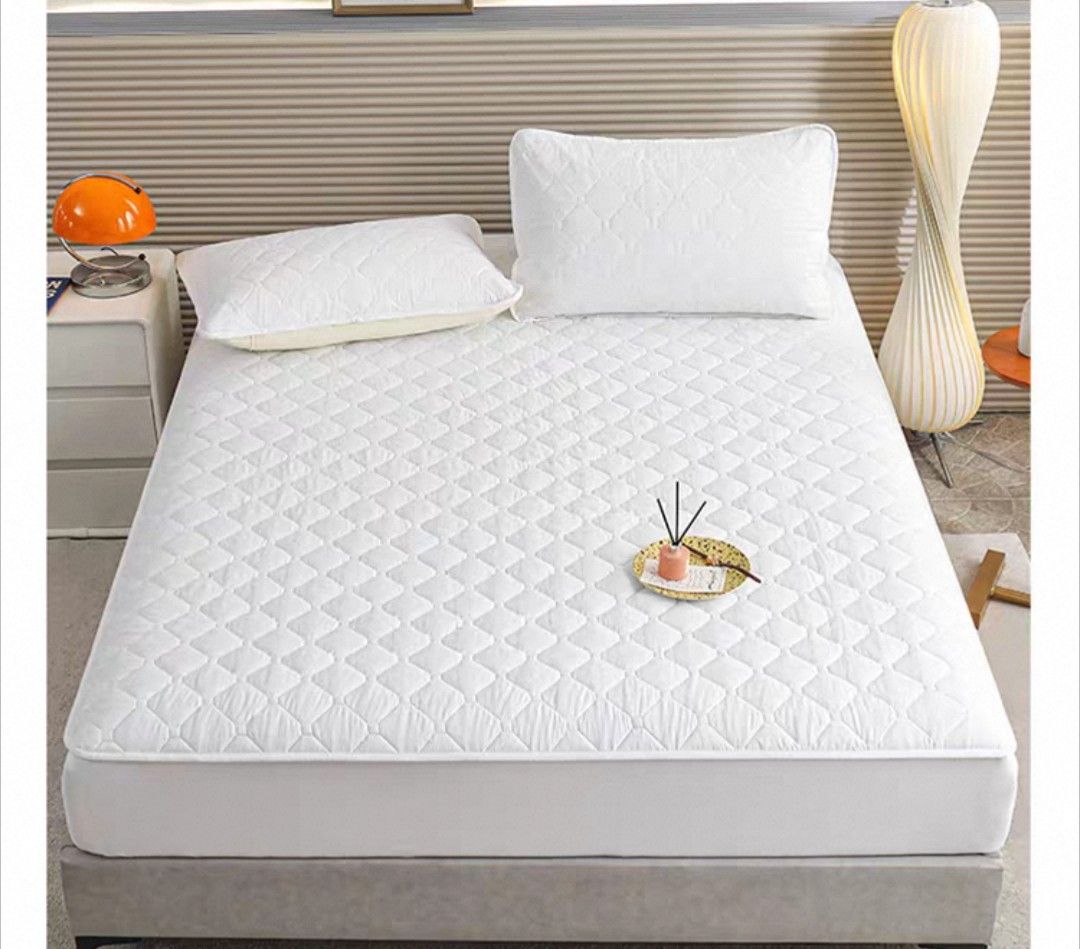 Queen White Quilted Mattress Protector