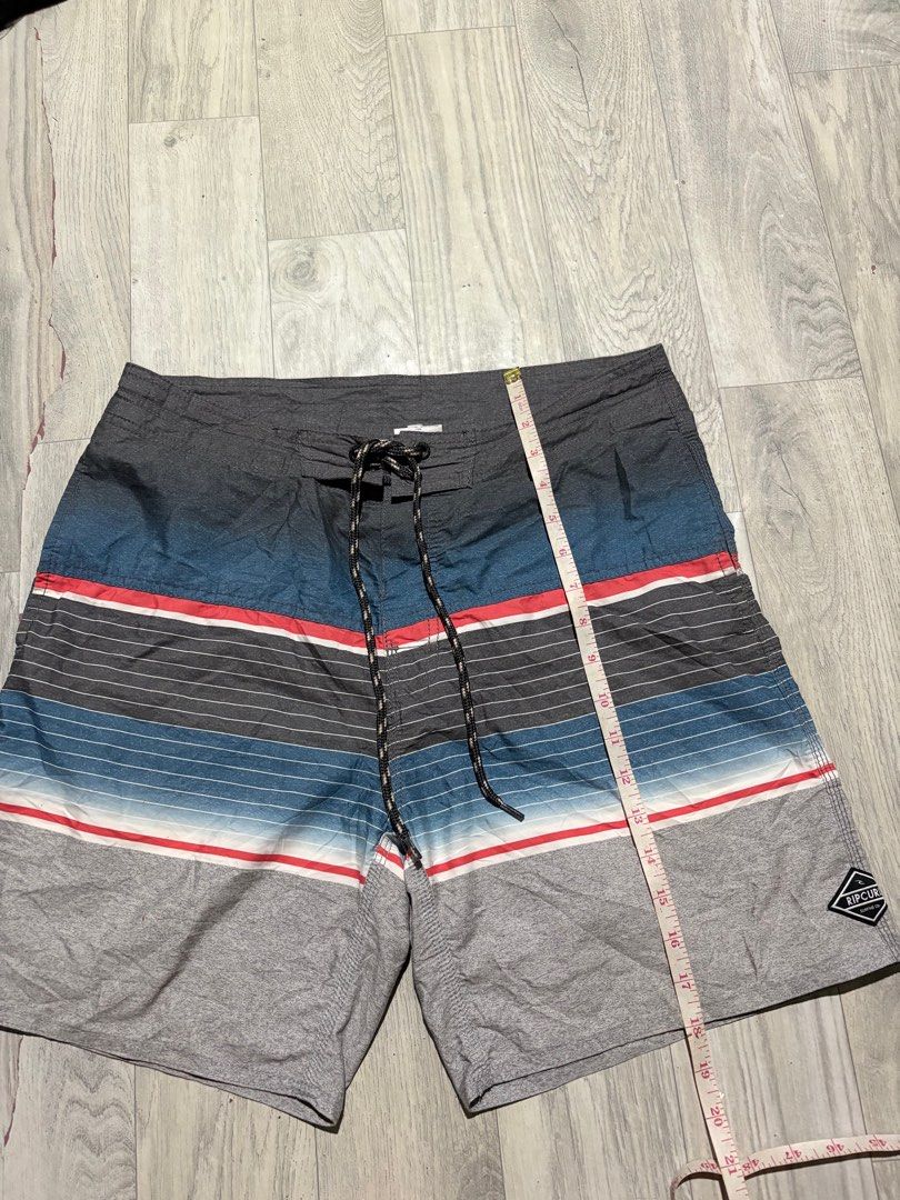 Ripcurl boardshort (Category: Shorts) located in Guihulngan. Submitted by fbthriftgoodsniace (Listing ID 1429384352, Image 2). Description: .