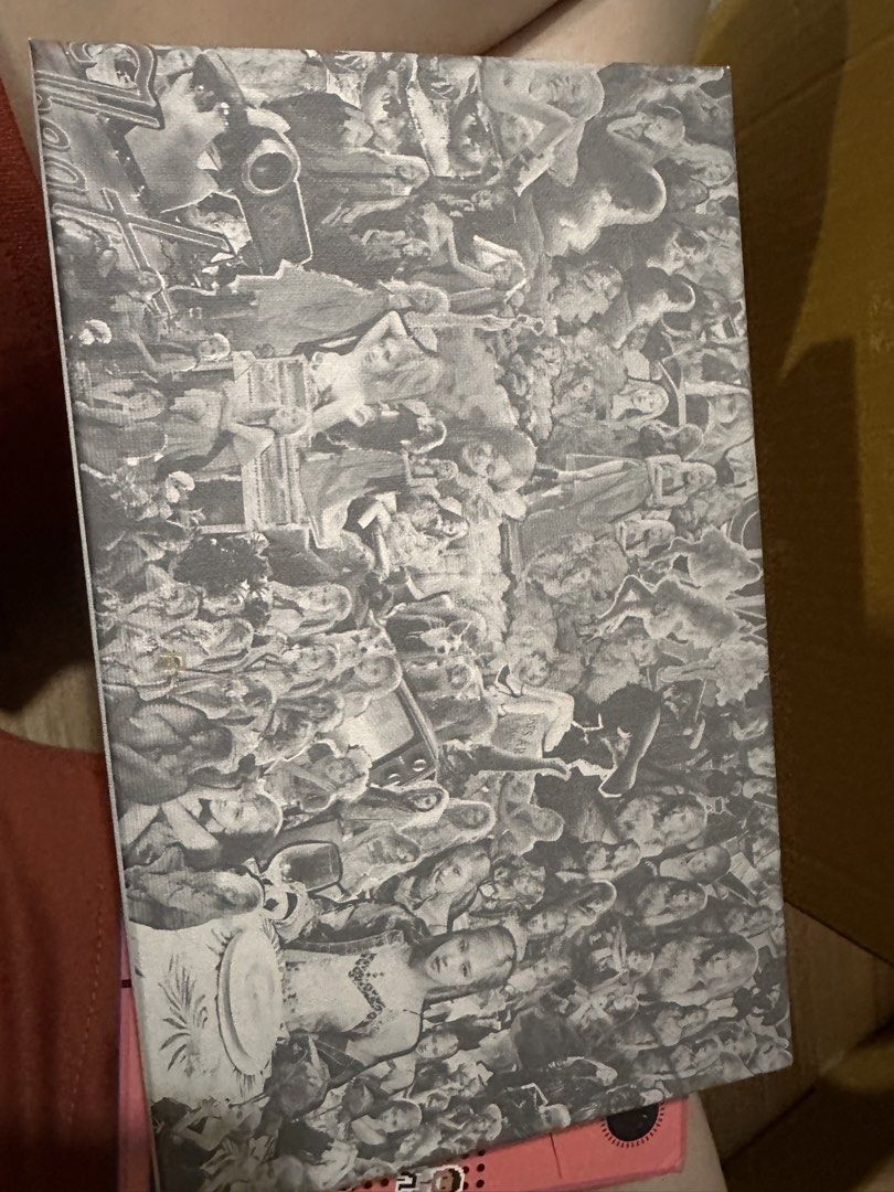 Rosé - R Album (Category: CDs & DVDs) located in Dagupan City. Submitted by vanillabean_03 (Listing ID 1429493936, Image 1). Description: - In good condition.