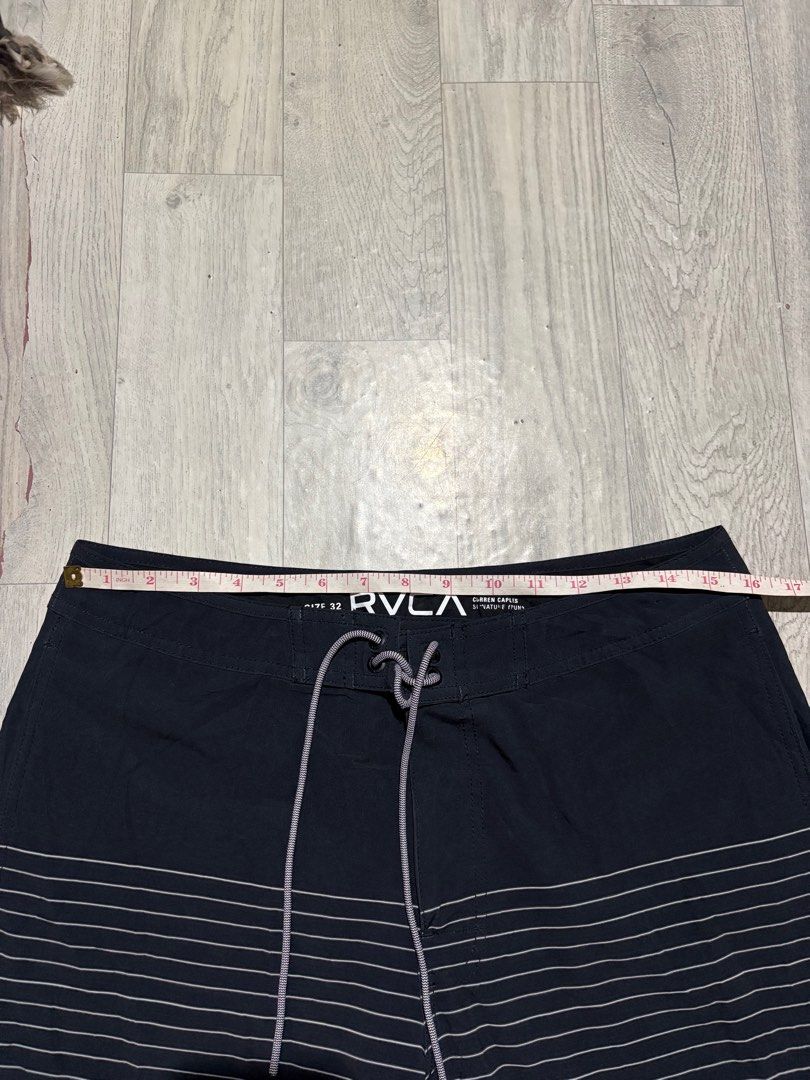 Rvca short (Category: Shorts) located in Guihulngan. Submitted by fbthriftgoodsniace (Listing ID 1429382938, Image 3). Description: .