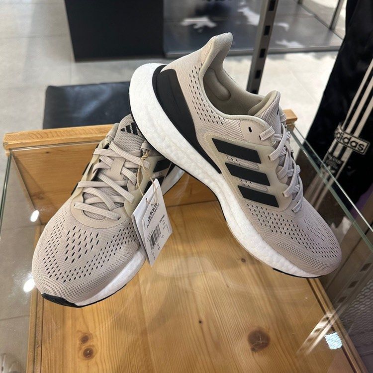 Size13 Adidas Pureboost (Category: Sneakers) located in Bacoor. Submitted by sempenden (Listing ID 1429455576, Image 3). Description: Original Malaki sakin.
