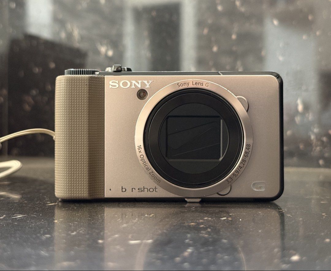 Sony Cybershot DSC-HX9V (Category: Cameras) located in Caloocan City. Submitted by cupidskyu87177 (Listing ID 1429380669, Image 2). Description: SONY DSC - HX9V (pop up flash) 📸 Features: 🎐16.2 MP camera 🎐 16x optical zoom 🎐 CCD Sensor 🎐 has image stabilizer 🎐 white balance presets 🎐 shooting modes 🎐 scene modes 🎐 CRISP OUTPUT 🤌🏻 Cosmetics: 9/10, mint condition Inclusions: 🎐 Unit 🎐 SD CARD 🎐 Battery 🎐Tempered Glass Installed NO FUN