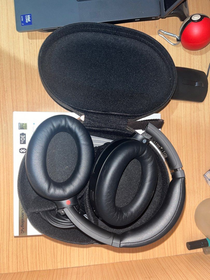 Sony XM4 (Category: Headphones & Headsets) located in Calumpit. Submitted by johanfrancis00 (Listing ID 1429462120, Image 3). Description: Bought last october 2025 Under warranty halos hindi nagamit.