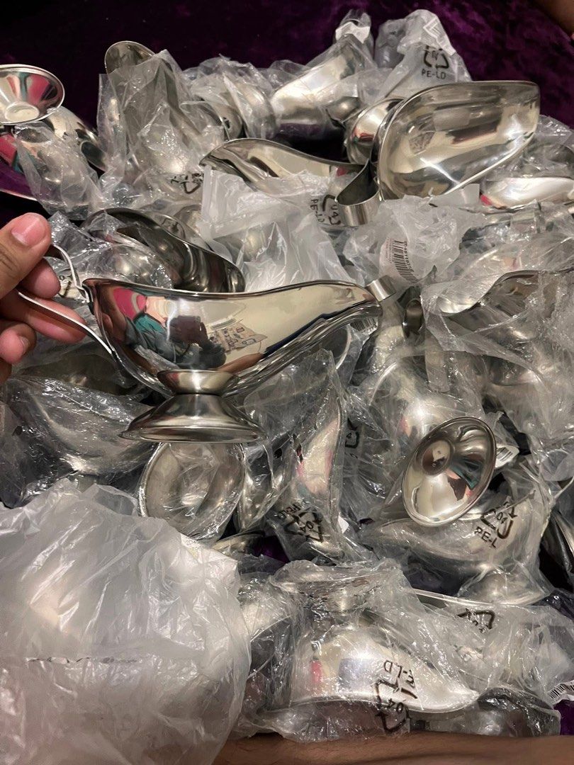 Stainless Steel Sauce Boat (Category: Cookware & Accessories) located in Manila. Submitted by jonesa_0711 (Listing ID 1429489899, Image 1). Description: 45pcs for take all .