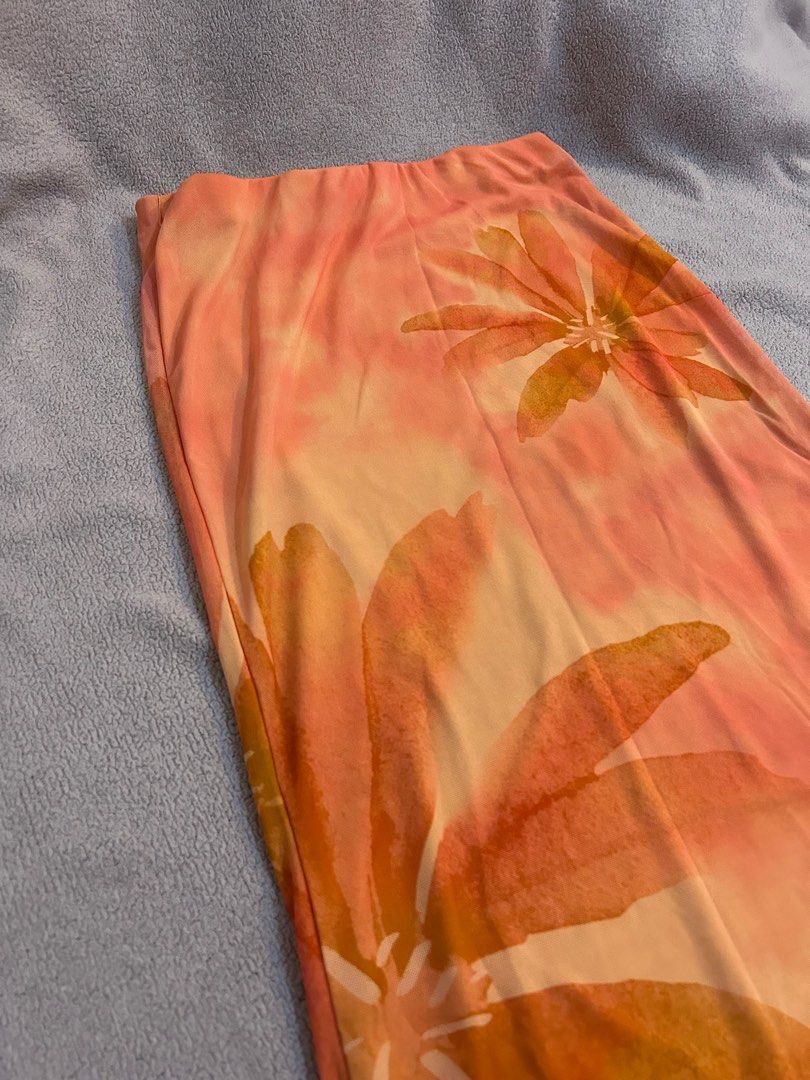 Summer Orange long skirt (Category: Skirts) located in Quezon City. Submitted by hercee (Listing ID 1429388848, Image 2). Description: .