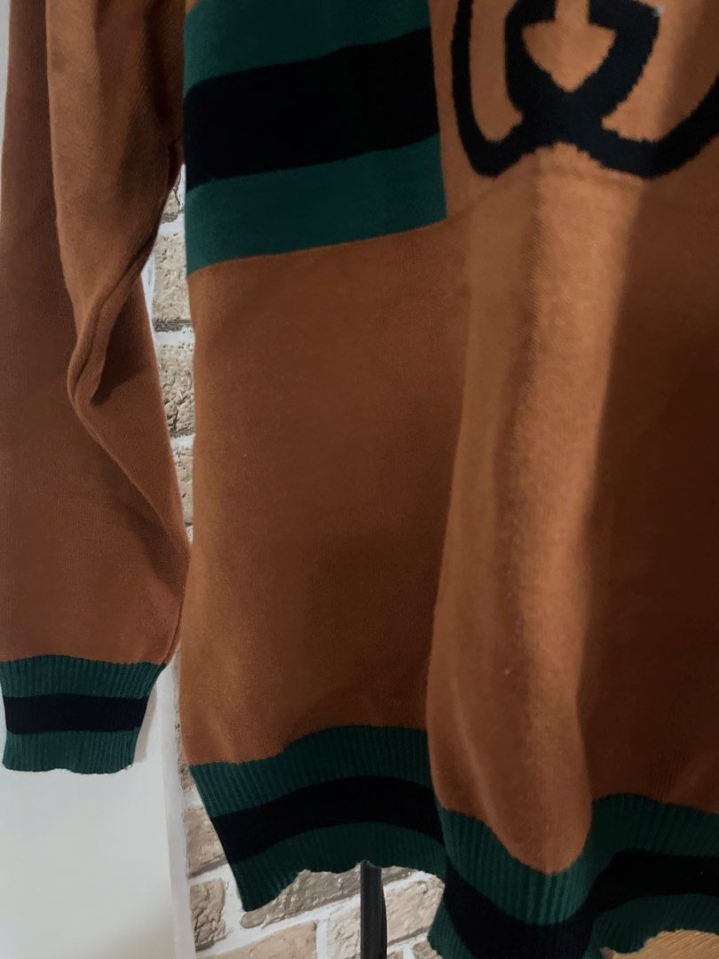 Sweater (Category: Luxury Apparel) located in Pasig City. Submitted by jundbaptist21 (Listing ID 1429343324, Image 3). Description: Fits to small to mesium size Unisex.