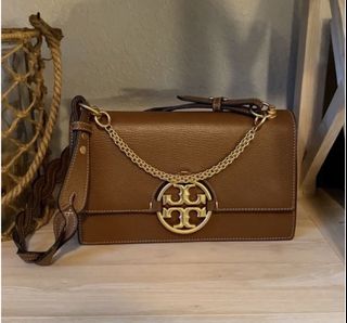 (Category: ) located in . Submitted by ___bagsssandsstyle (Listing ID 1429500623, Image 1). Description: .