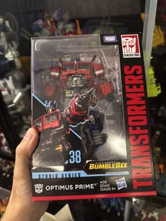 TRANSFORMERS STUDIO SERIES BUZZWORTHY BUMBLEBEE 102BB OPTIMUS PRIME IN