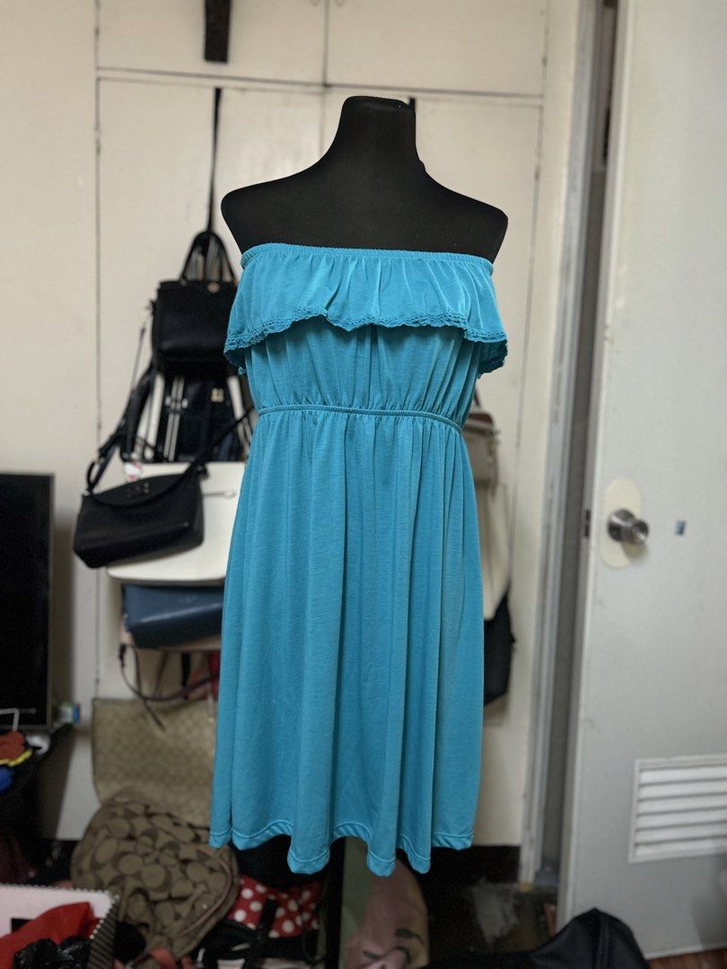 Turquoise Tube Dress (Category: Dresses) located in Valenzuela. Submitted by princessjc (Listing ID 1429398050, Image 1). Description: .