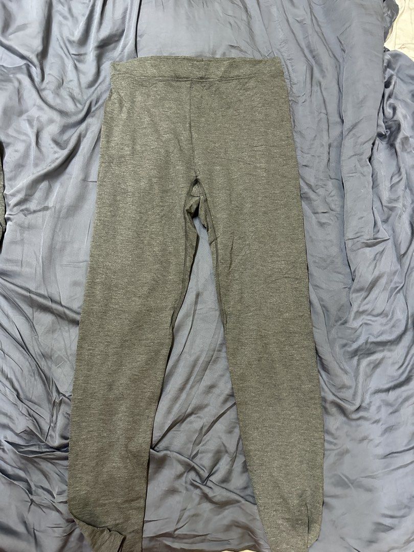 Uniqlo Heattech Extra Warm Leggings (Category: Other Bottoms) located in Manila. Submitted by declutteringlot (Listing ID 1429475042, Image 1). Description: .