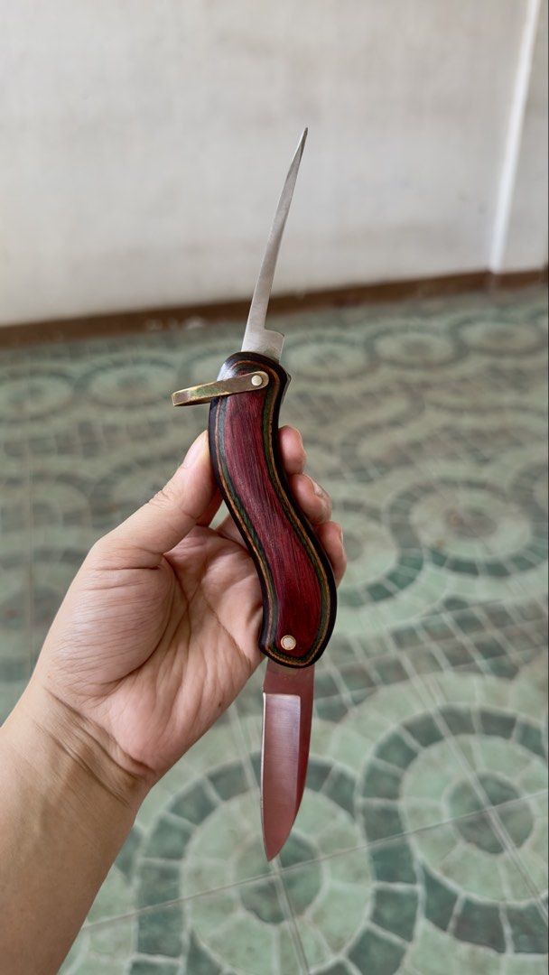 Vintage Folding Knife (Category: Knives & Chopping Boards) located in Davao. Submitted by furendorithrifter (Listing ID 1429499680, Image 3). Description: .