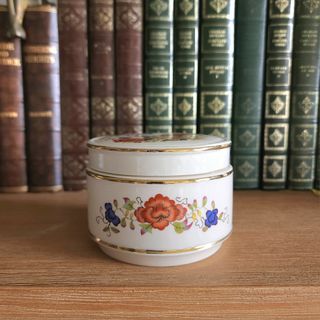 (Category: ) located in . Submitted by billis_vintage_finds (Listing ID 1429348844, Image 1). Description: .