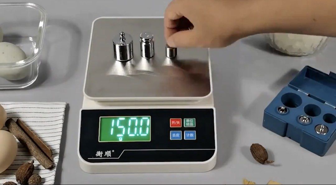 Waterproof Kitchen-Coffee Scale (Category: Bakeware) located in Las Pinas. Submitted by elnictomasco (Listing ID 1429379331, Image 3). Description: Waterproof Digital Kitchen-Coffee Shop-Bakery Scale Rechargeable USB Capacity: 3kg x 0.1g Conversion: grams, oz, lb Display: LED Pick up or Shipping: LBC | Lalamove 📍Las Pinas City, Metro Manila .
