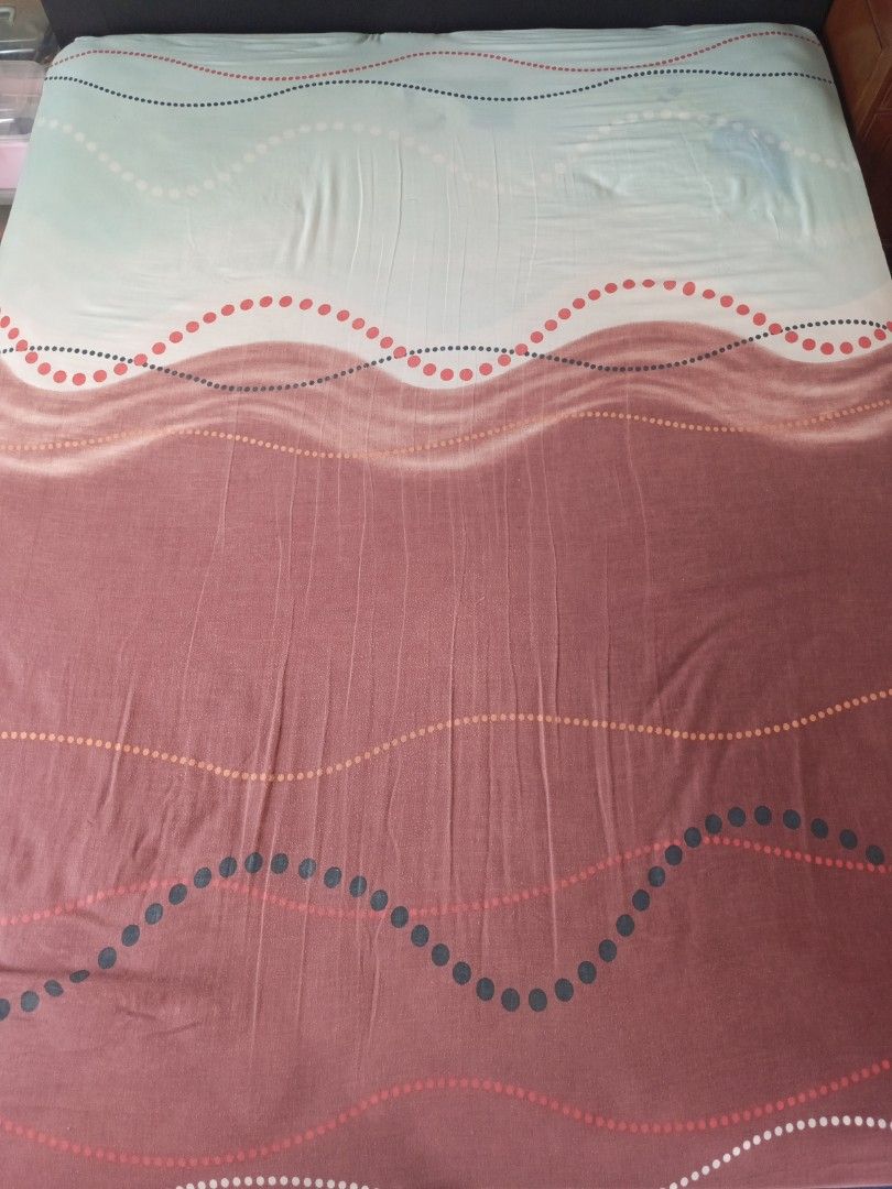 Wave Pattern Bed Sheet (Category: Bedding & Towels) located in Melaka Tengah. Submitted by mashigirl (Listing ID 1429397462, Image 1). Description: - Bed sheet features a unique wave pattern design in shades of brown and blue - The fabric has a soft texture and the design adds a touch of elegance to any bedroom - Includes: - 1 Queen Fitted Sheet.