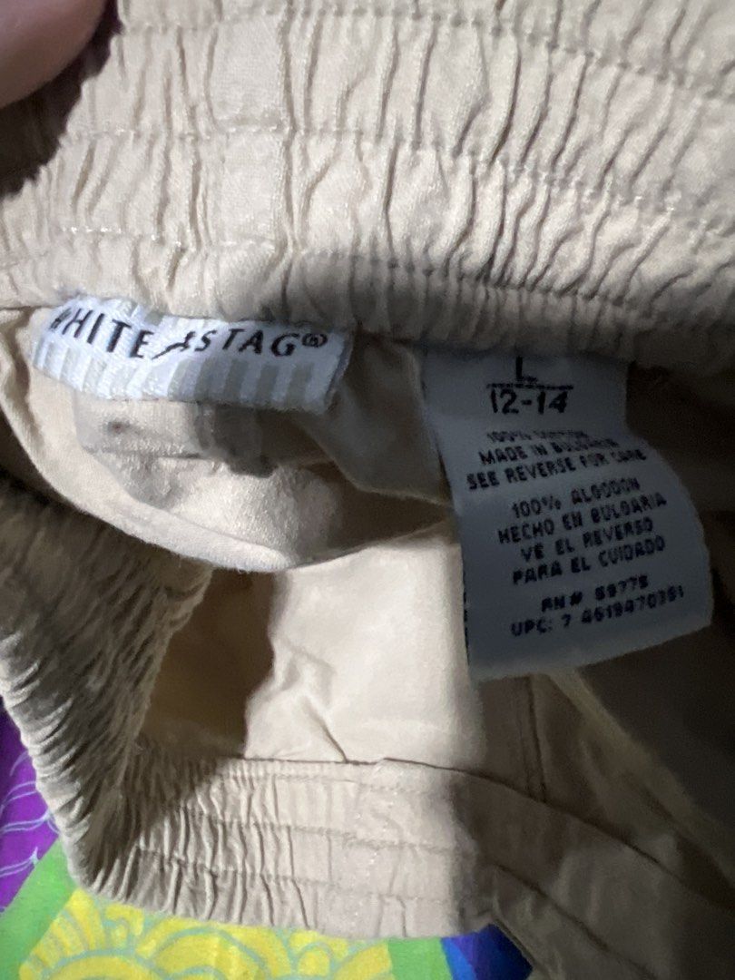 White Stag Beige Shorts Size L (Category: Shorts) located in Abucay. Submitted by selftaught (Listing ID 1429490358, Image 3). Description: .