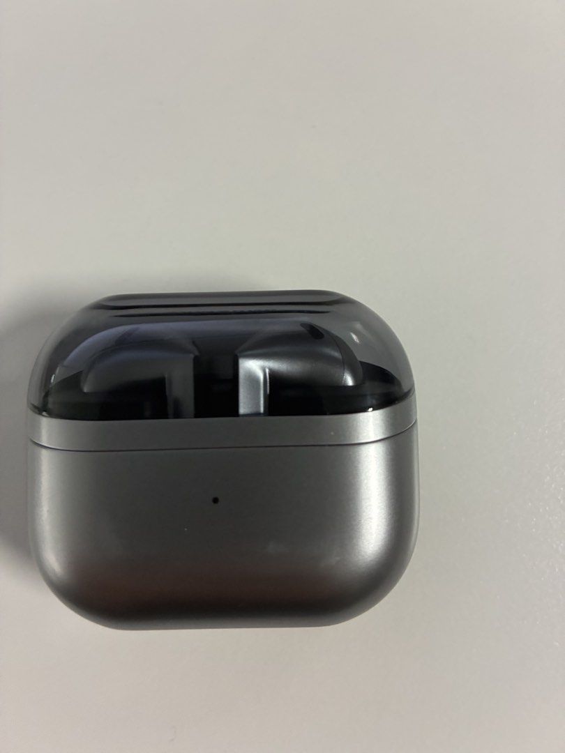 Wireless Earbuds with Charging Case424137897175961601