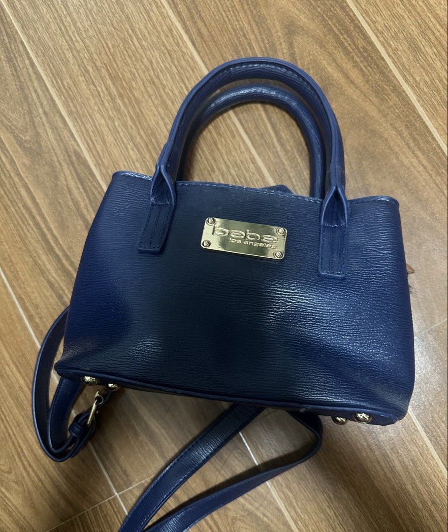WMNS Air Jordan 11 Retro (Category: Sneakers) located in Capas. Submitted by masc_preloved (Listing ID 1429383560, Image 3). Description: you can ask for photos for details + get the BEBE sling bag for FREE.