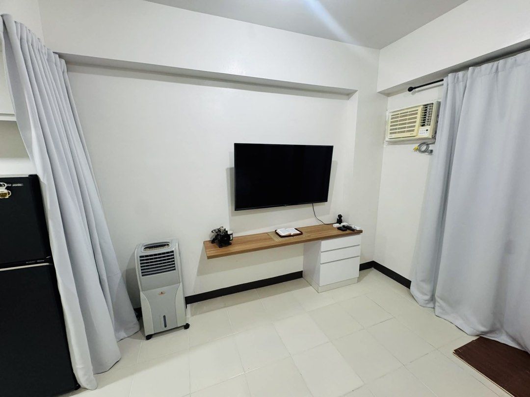 Zadia Greenfield - Tower 2 (Category: Apartments & Condos) located in Manila. Submitted by aohcee_42767b (Listing ID 1429412530, Image 3). Description: Zadia Greenfield Tower 2 Greenfield City, Santa Rosa, Laguna Details: - Unit Size: 24sqm - Studio unit - 1 bathroom - Fully Furnished - Rental Rate: 18k/mo - 1 Mos. Deposit, 1 Month Advance (association dues to be added) Furnitures and Appliances incl: - Sofa-bed (convertible to a double bed) - Ki